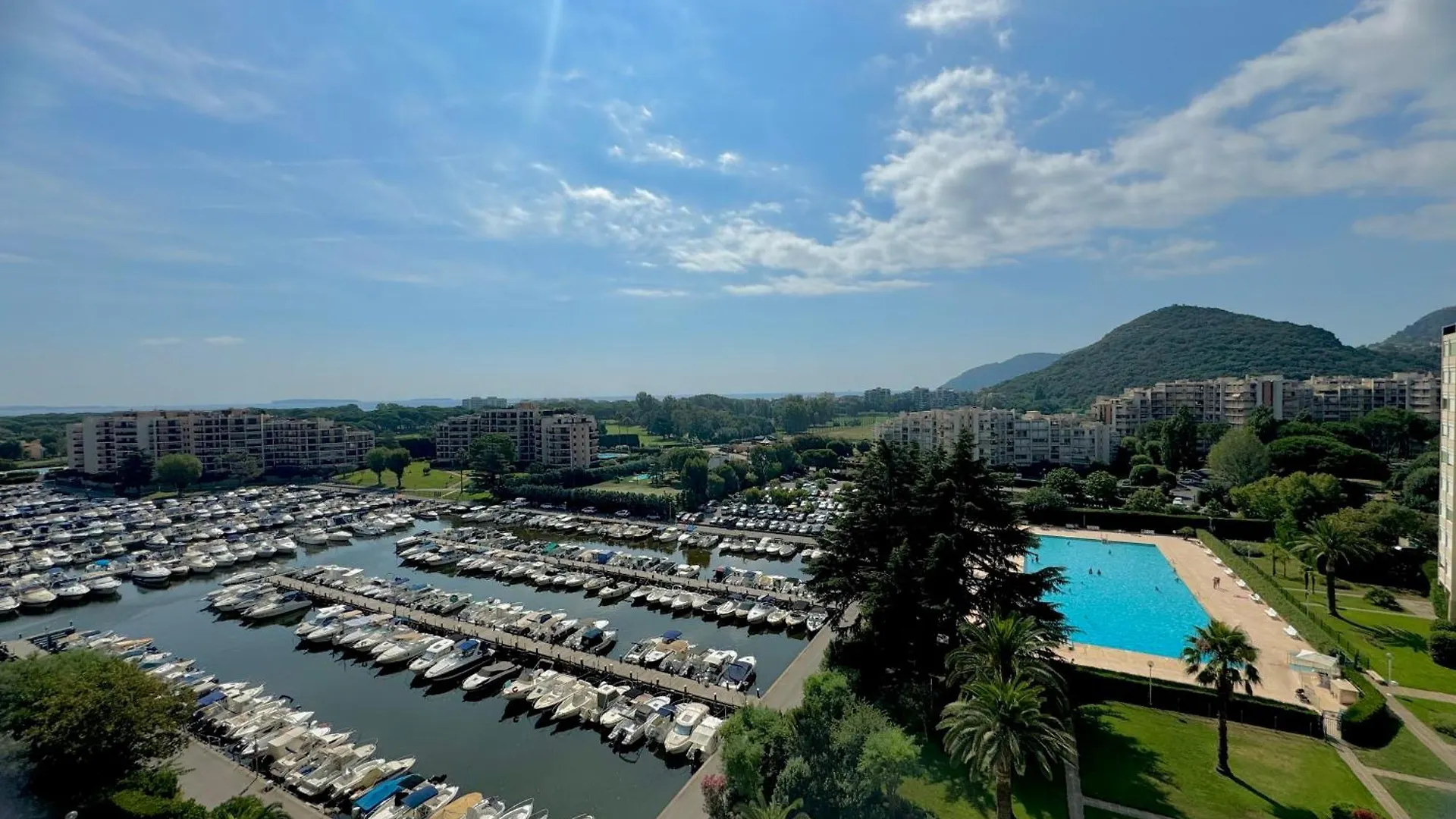 My Resid Appart Divina Cannes Marina Vue Mer Mandelieu-la-Napoule 0*,  France
